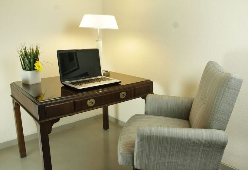 سوییت اجرایی, Buganvillas Hotel Suites