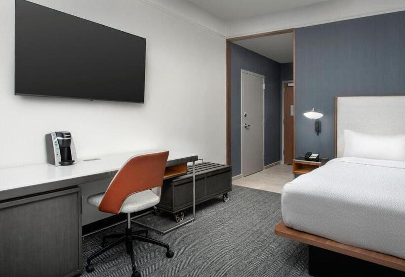 带大床的标准间, Courtyard By Marriott Savannah Downtown   Historic District