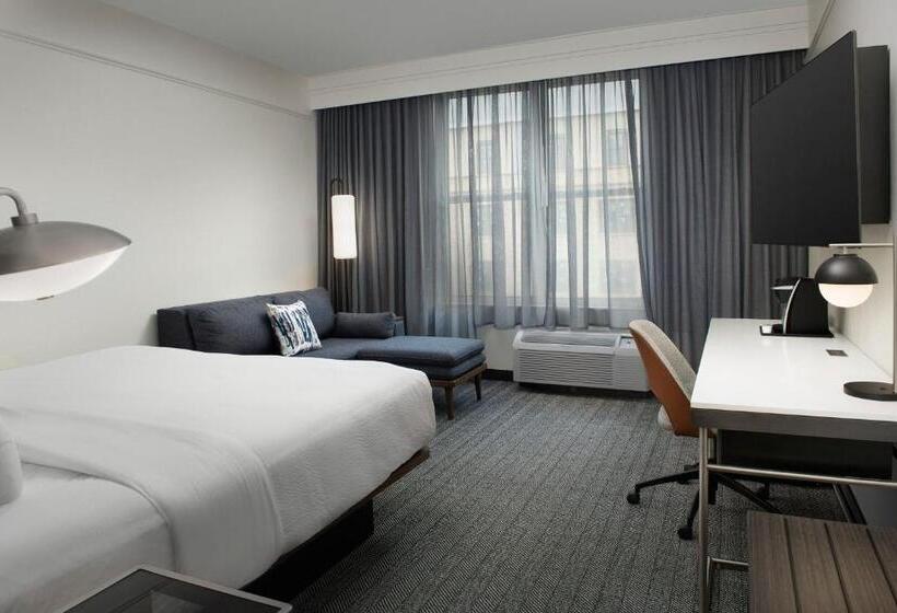 חדר סטנדרט עם מיטת קינג, Courtyard By Marriott Savannah Downtown   Historic District