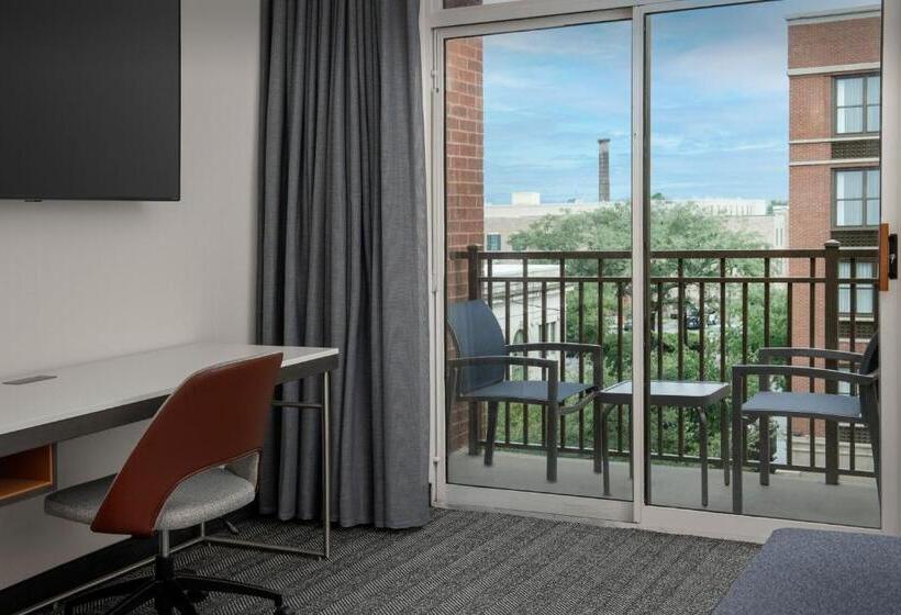带大床的标准间, Courtyard By Marriott Savannah Downtown   Historic District