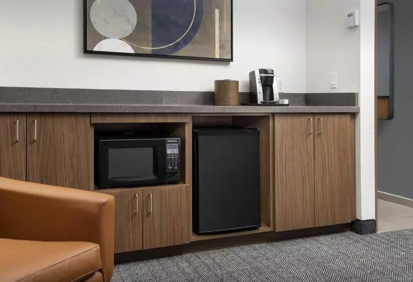 身障者適用クイーンサイズベッドルーム, Courtyard By Marriott Savannah Downtown Historic District