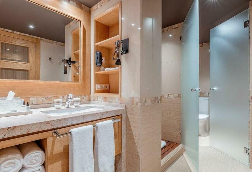 سوییت جونیور لوکس, Sport Hotel Hermitage & Spa