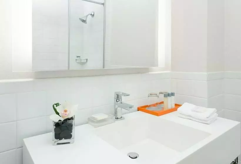 Executive-huone, Stewart