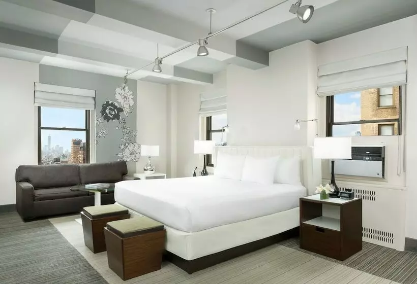 Standard-huone, Stewart