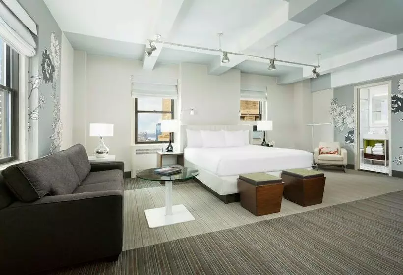 Standard-huone, Stewart