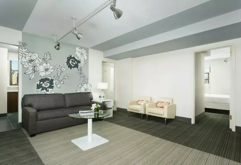 Standard-huone, Stewart