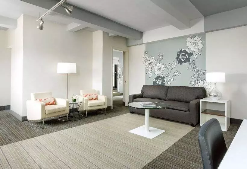 Standard-huone, Stewart