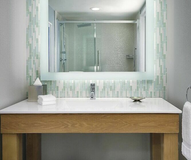 غرفة ديلوكس سرير كينج, Walt Disney World Swan