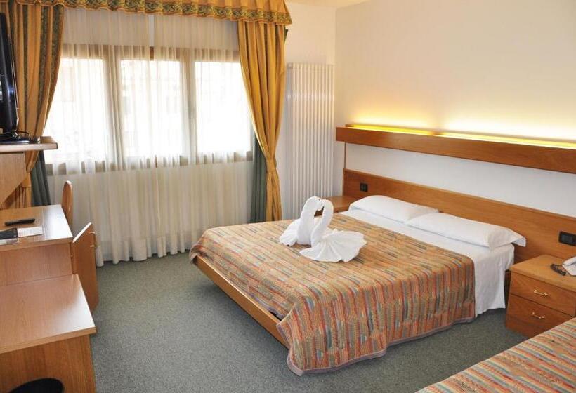 غرفة كومفورت ثلاثية, Liberty Hotel Malé