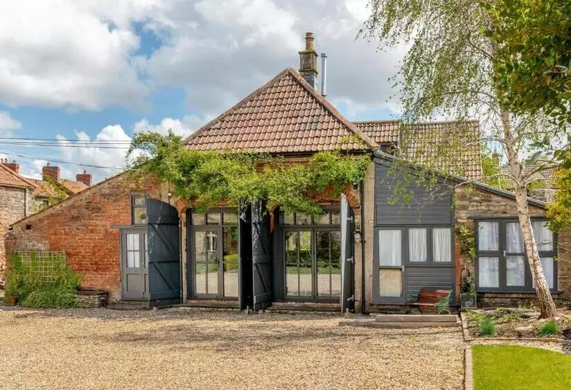 1階の1ベッドルームアパートメント, The Old Parsonage