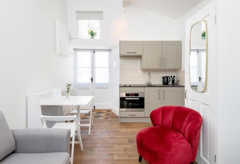 شقة غرفة نوم واحدة بالطابق الأرضى, The Old Parsonage