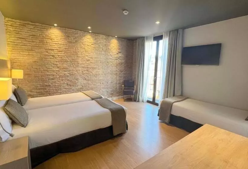 اتاق استاندارد سه نفره, Arc La Rambla