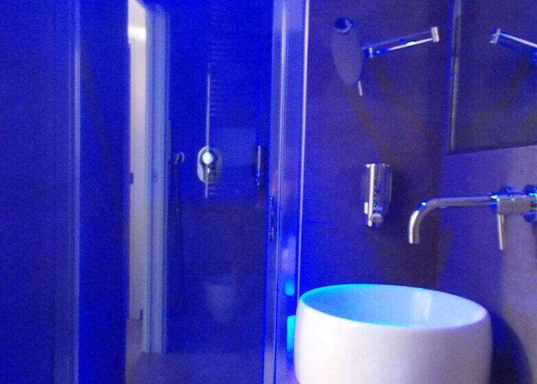 标准三人间, Biocity