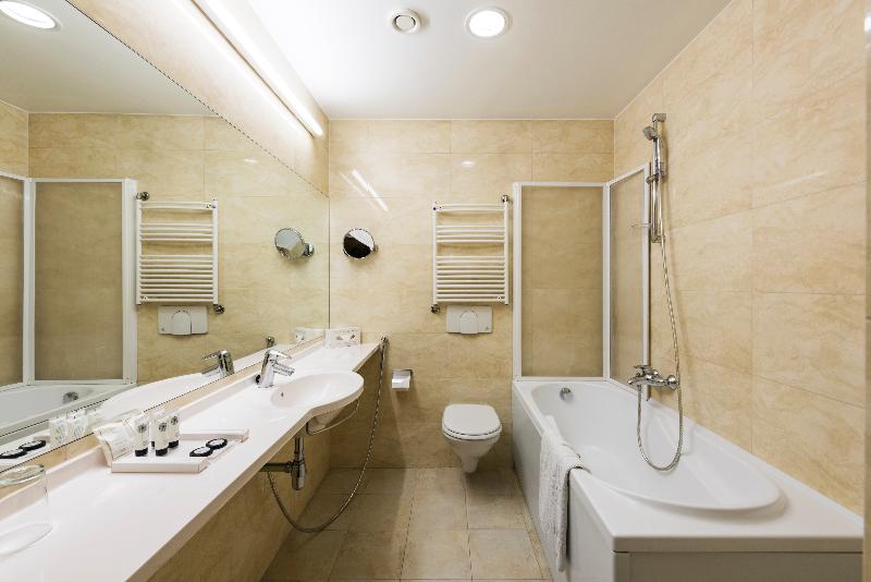 سوییت جونیور, Congress