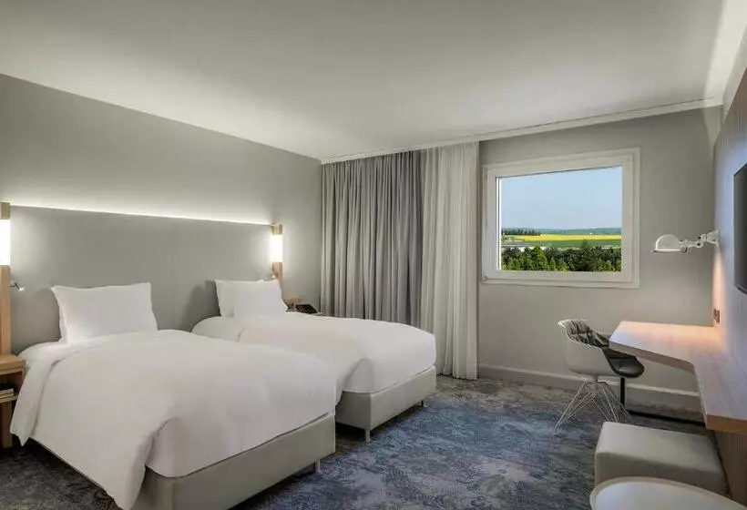 اتاق لوکس, The Jangle Hotel   Paris   Charles De Gaulle   Airport