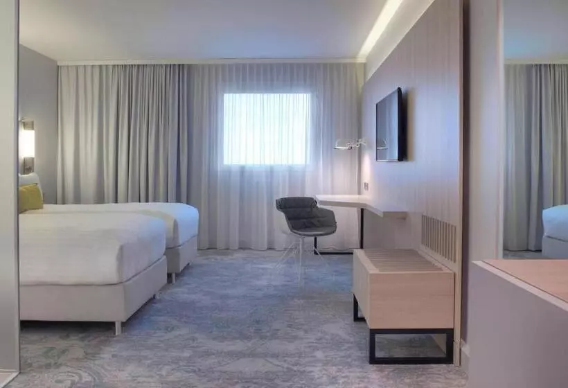 اتاق لوکس, The Jangle Hotel   Paris   Charles De Gaulle   Airport
