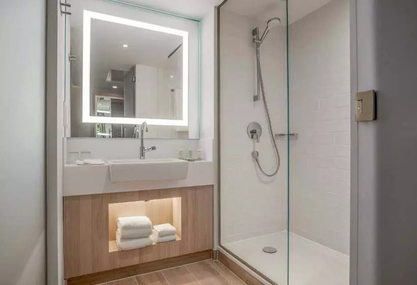 اتاق لوکس, The Jangle Hotel   Paris   Charles De Gaulle   Airport