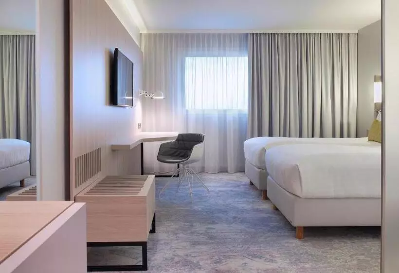 اتاق لوکس, The Jangle Hotel   Paris   Charles De Gaulle   Airport