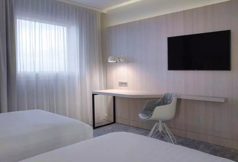 اتاق لوکس, The Jangle Hotel   Paris   Charles De Gaulle   Airport