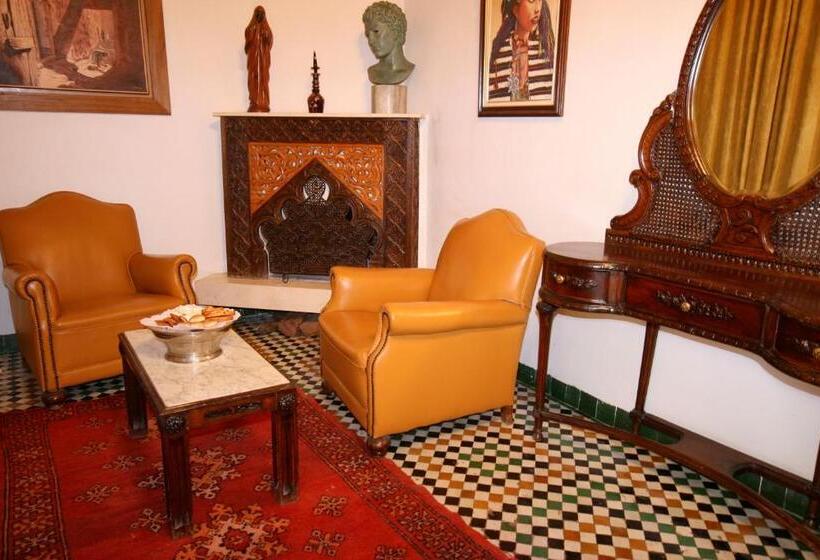 سوییت سوپریور, Riad El Ghalia