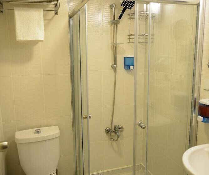 اتاق استاندارد سه نفره, Kucuk Velic