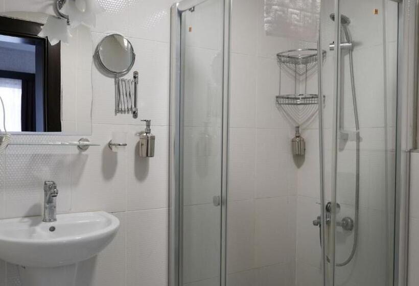 اتاق اکونومی یک تخته, Kucuk Velic