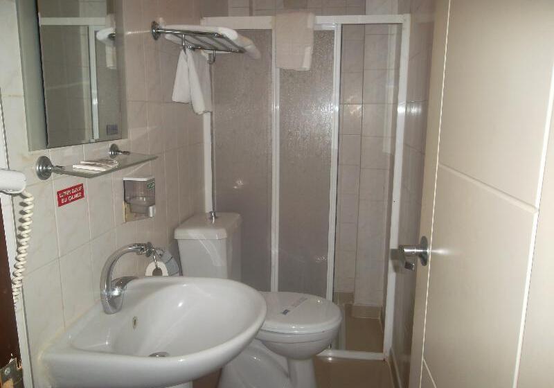 اتاق استاندارد سه نفره, Kucuk Velic