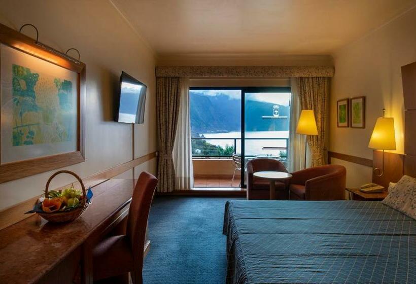 Номер Стандарт Вид на Море, Monte Mar Palace