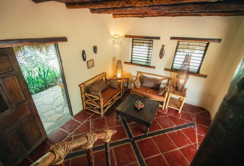 بانگلوی استاندارد 2 خوابه, Punta Teonoste