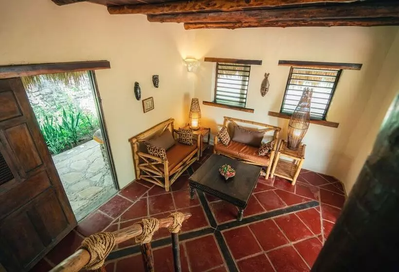 بانگلوی استاندارد 2 خوابه, Punta Teonoste