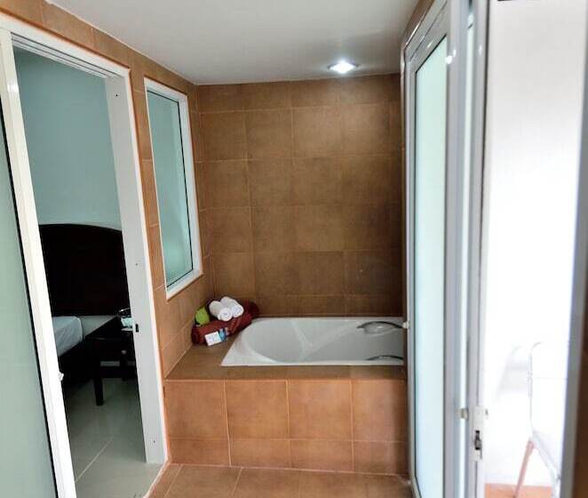 标准间, Samui First House