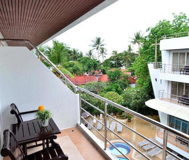 豪华三人间, Samui First House