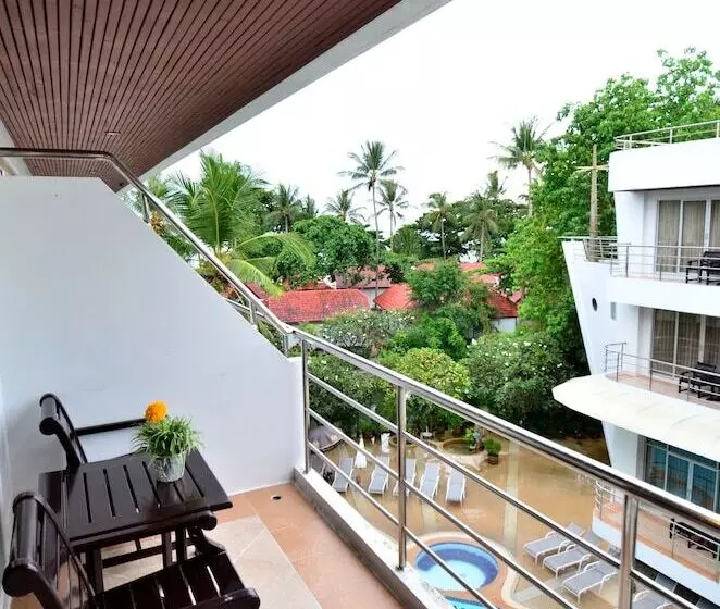 اتاق لوکس سه تخته, Samui First House