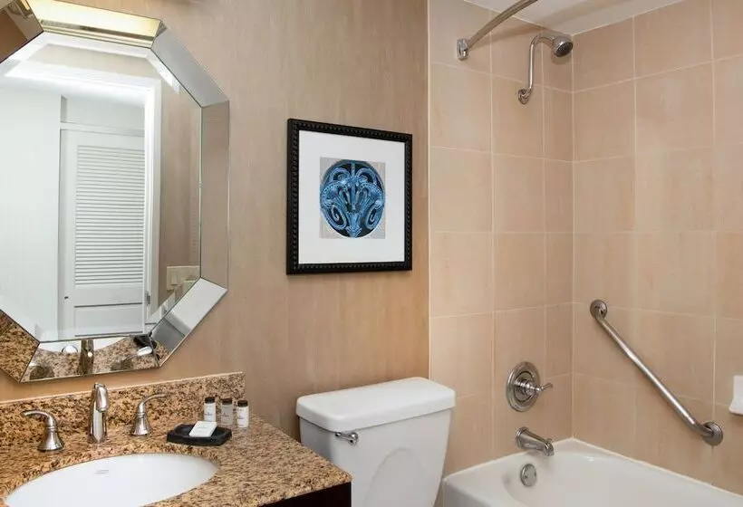 ２ダブルベッドのスタンダードルーム, Sheraton Mission Valley San Diego