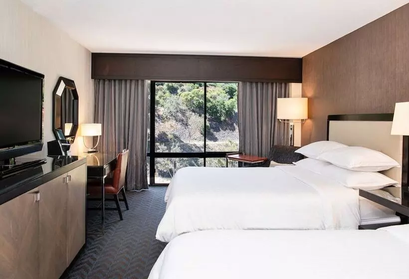 ２ダブルベッドのスタンダードルーム, Sheraton Mission Valley San Diego