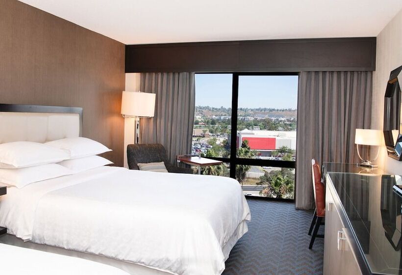 带2个双人床的标准工作室, Sheraton Mission Valley San Diego