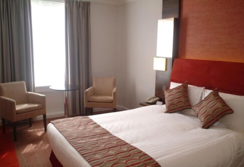 Camera Tripla Standard, The Dragon