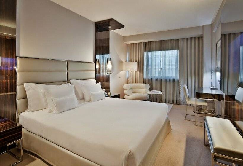 اتاق لوکس, Altis Grand