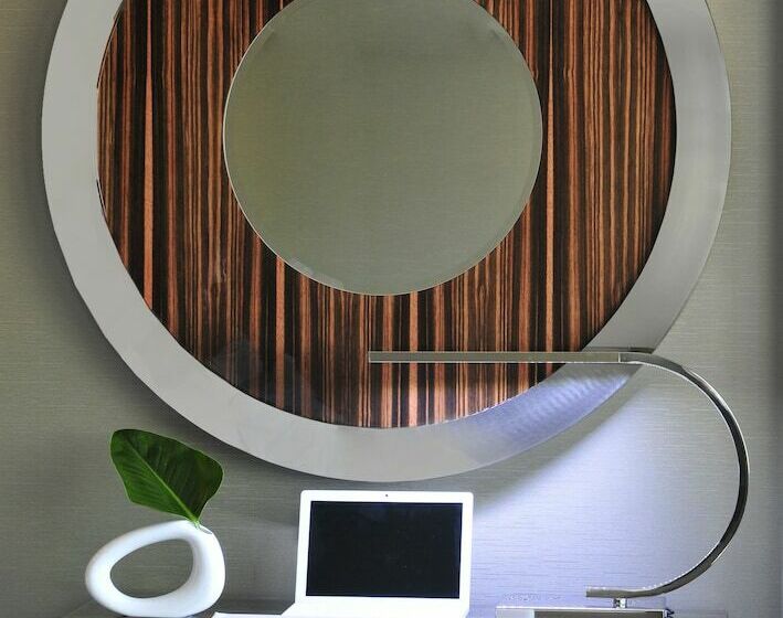 اتاق لوکس, Altis Grand