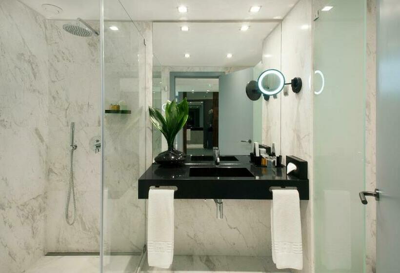 سوییت خانوادگی, Altis Grand