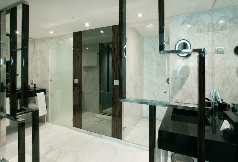 سوییت خانوادگی, Altis Grand