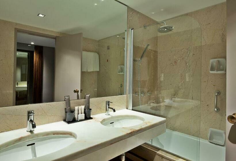 اتاق سوپریور, Altis Grand