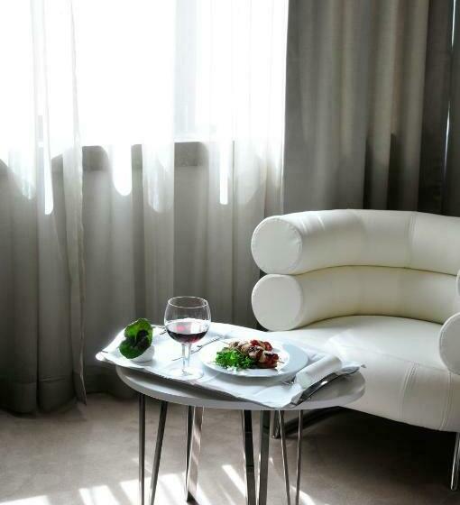 수피리어 룸, Altis Grand