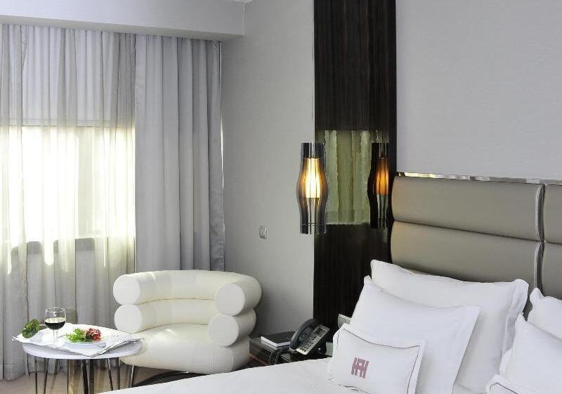 اتاق لوکس, Altis Grand