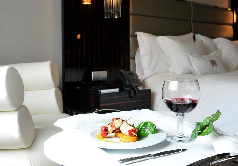 اتاق لوکس یک تخته, Altis Grand