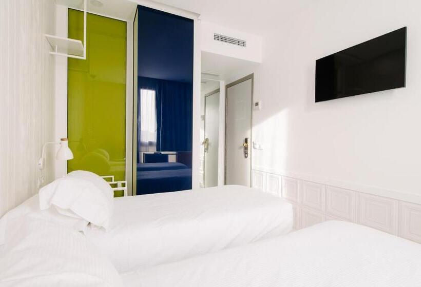 شقة من غرفة نوم واحدة متصلة, Atypik