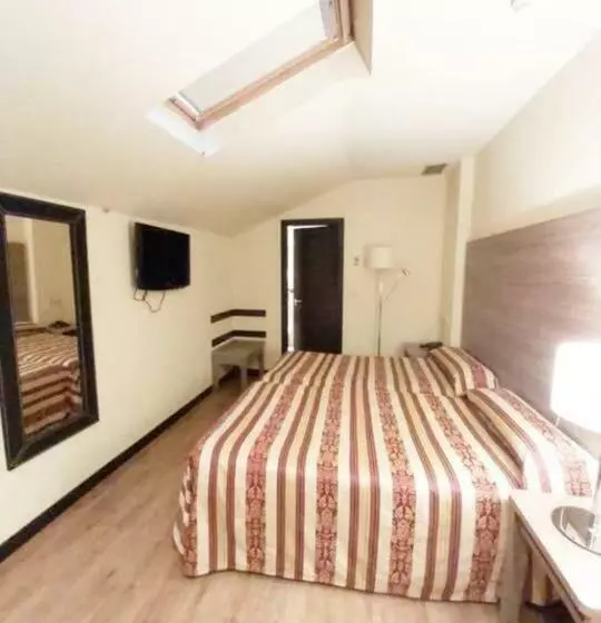 Penthouse Room
