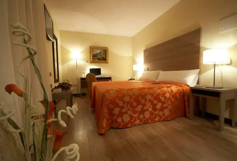 اتاق استاندارد سه نفره, Centro Los Braseros