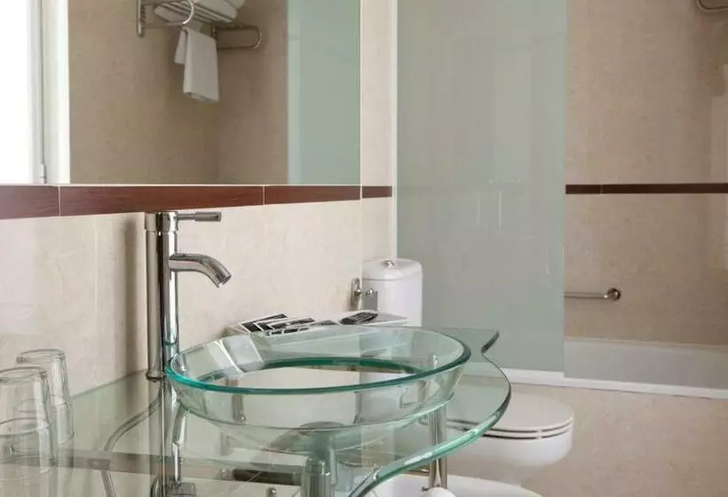 اتاق استاندارد سه نفره, Centro Los Braseros