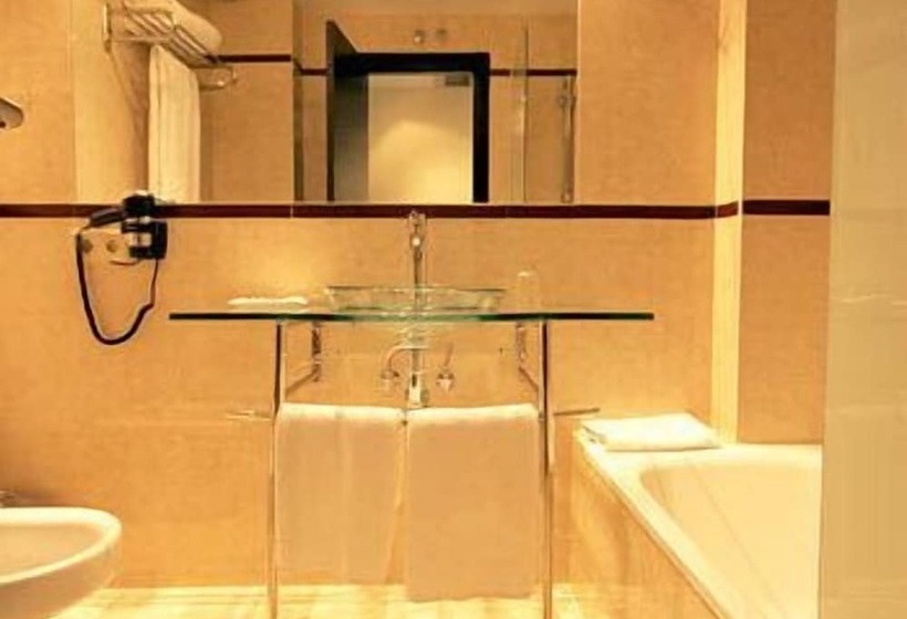 اتاق استاندارد سه نفره, Centro Los Braseros